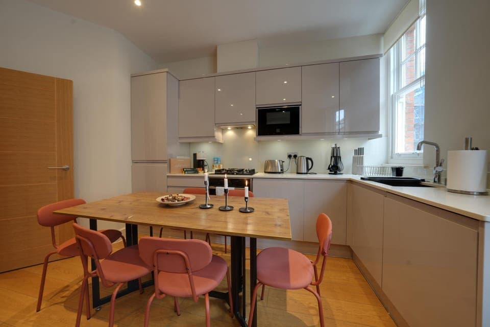 Dining area 2