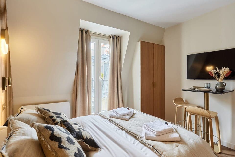 Apartment | 1 bedroom, laptop workspace, iron/ironing board, bed sheets