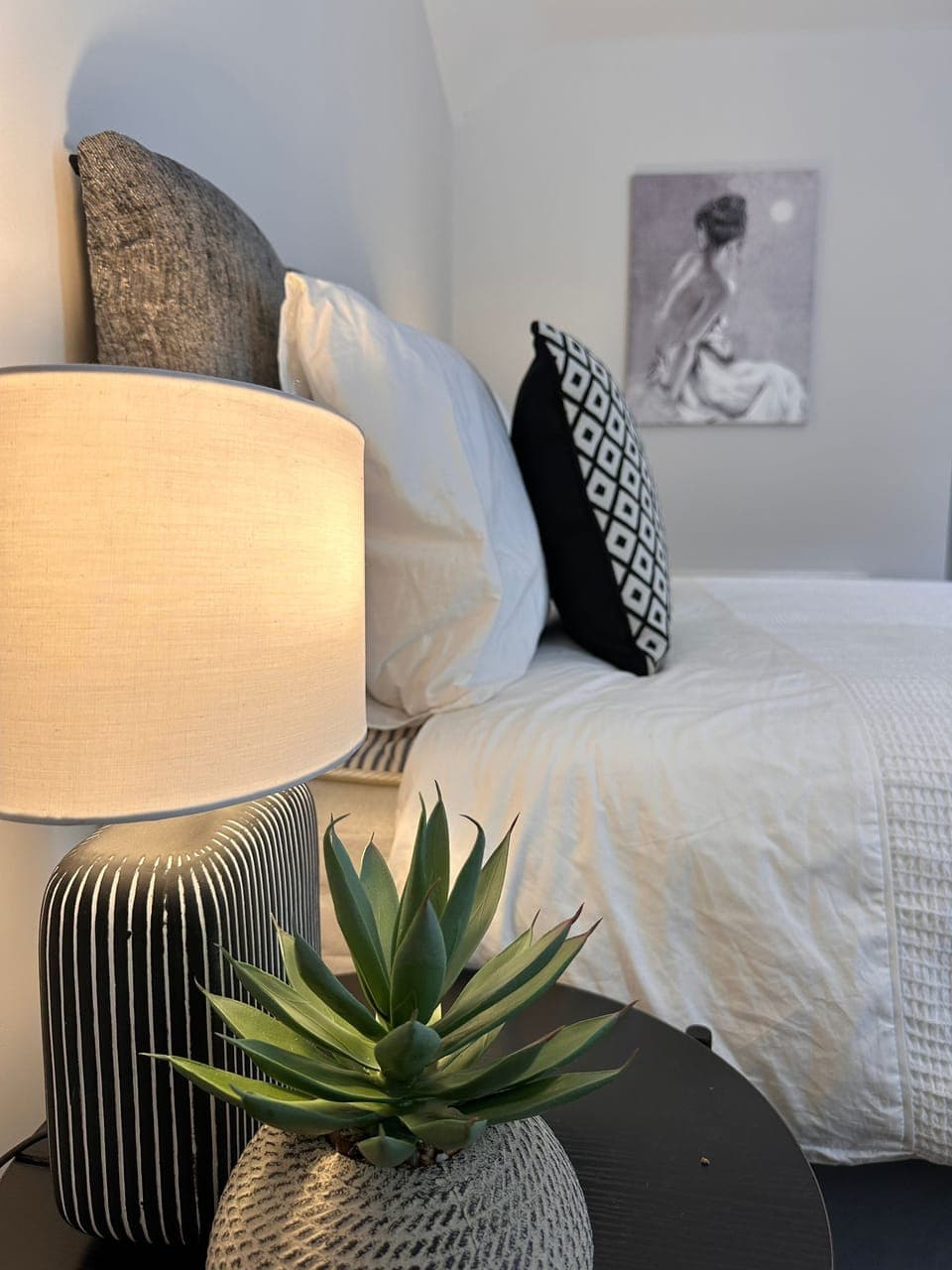 Cathedral Quarter - R1 | Desk, laptop workspace, free WiFi, bed sheets