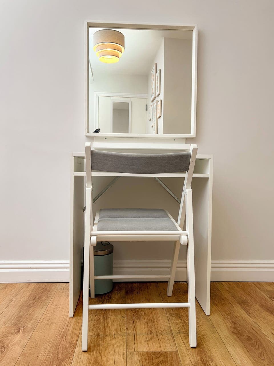 Wee Nook - R5 | Desk, laptop workspace, free WiFi, bed sheets