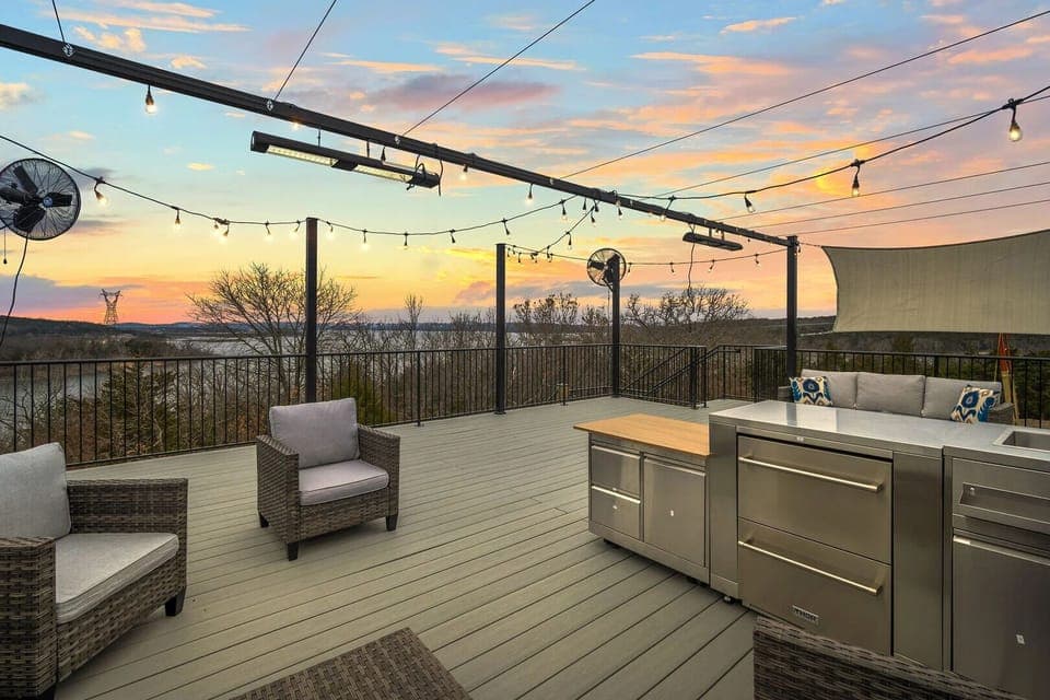 LUNAR LOOKOUT is a luxe, lakefront, 6BR home with spacious rooftop deck touting incredible lake and celestial views.