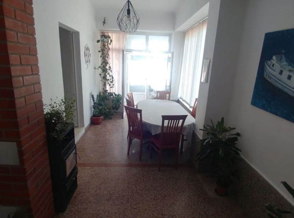 House (Four Bedroom Holiday Home With Terrac) | Dining room