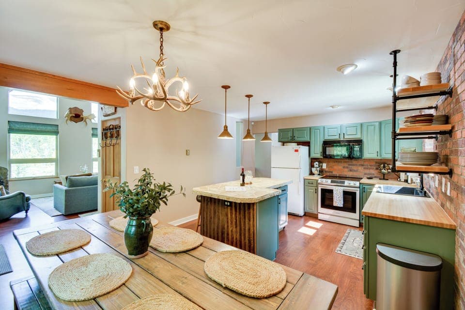 Kitchen & Dining Area | 1st Floor | Drip Coffee Maker | Dishwasher