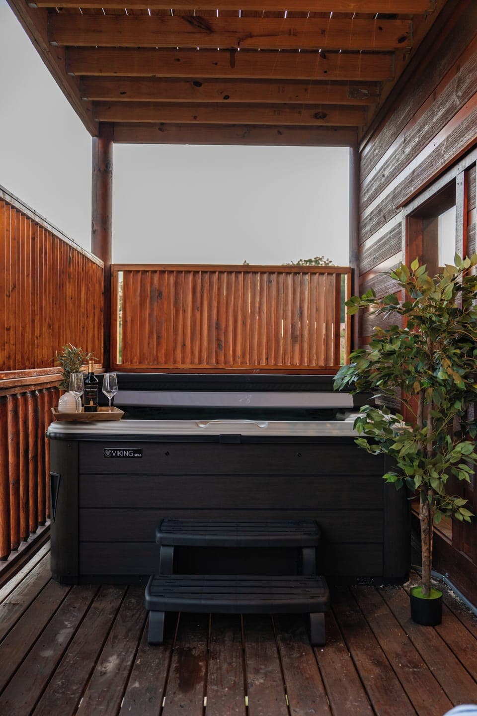 Outdoor spa tub