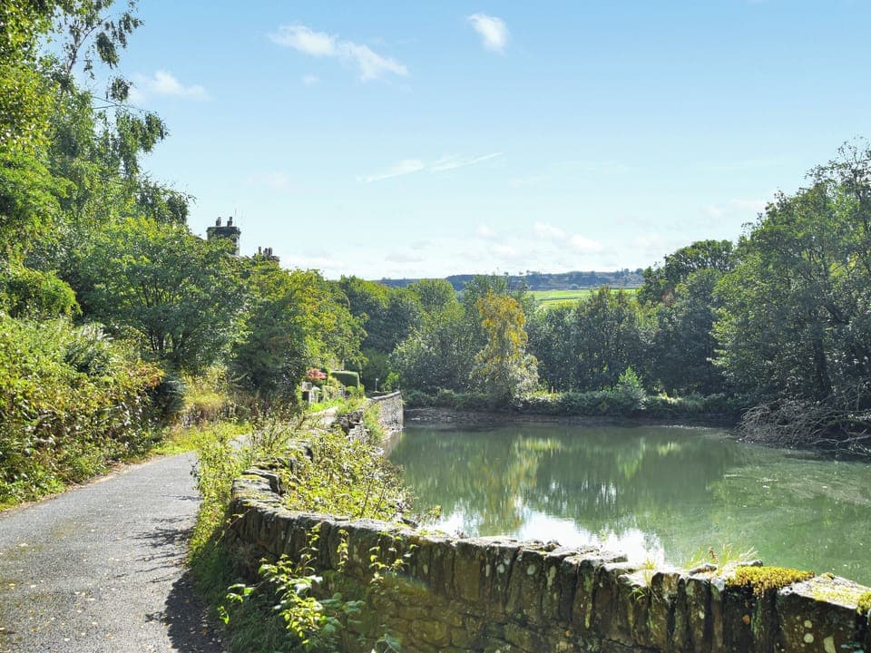 Surrounding area | Kestrel Cottage, Holmfirth