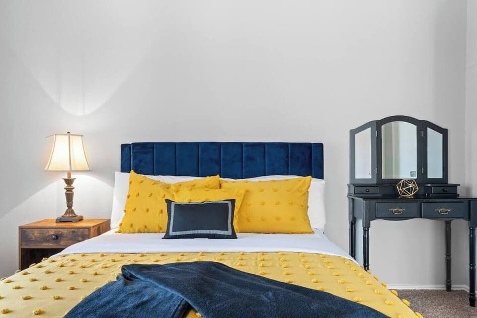 Master bedroom. Located on the 2nd floor. Queen Bed, Twin Bed. Ensuite master bathroom. 