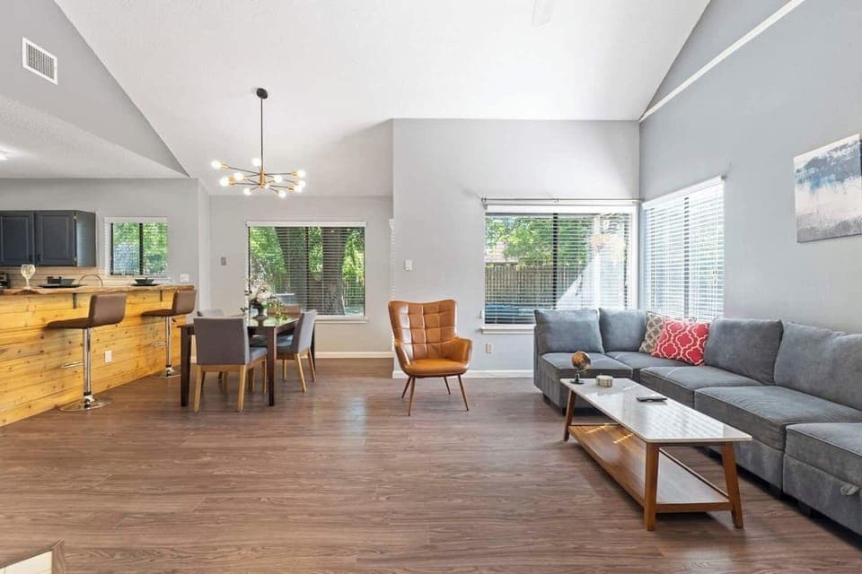 L-shaped couch Sleeps 2