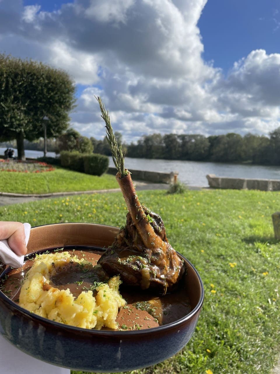 Lunch and dinner served, French cuisine