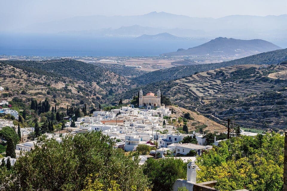 The hill-top village of Lefkes in the centre of Paros.
