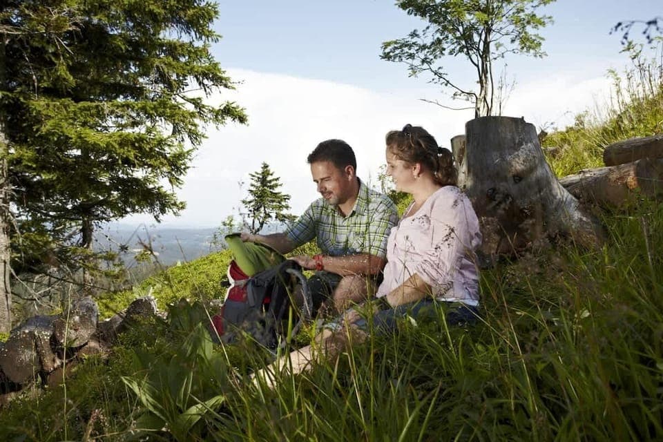 Wanderflyler liegen in der Wohnung aus. Für Empfehlungen kommt gerne auf uns zu. 