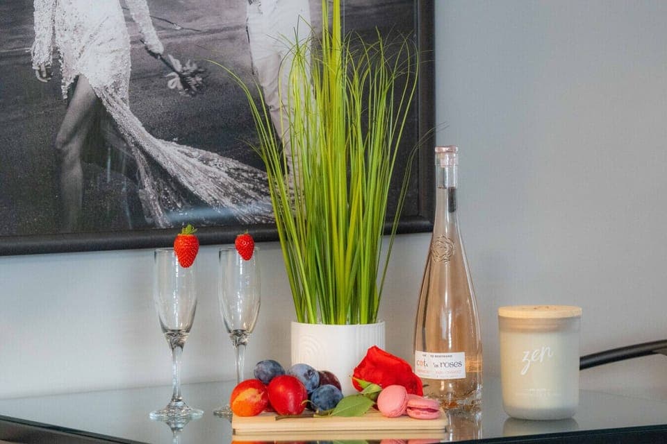 Looking to celebrate something special? We offer additional services at an extra cost for anniversaries, birthdays, and other special occasions. Let us know if you’d like to add something memorable to your stay.