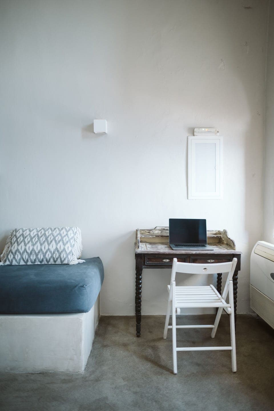 Living Room / Lounge