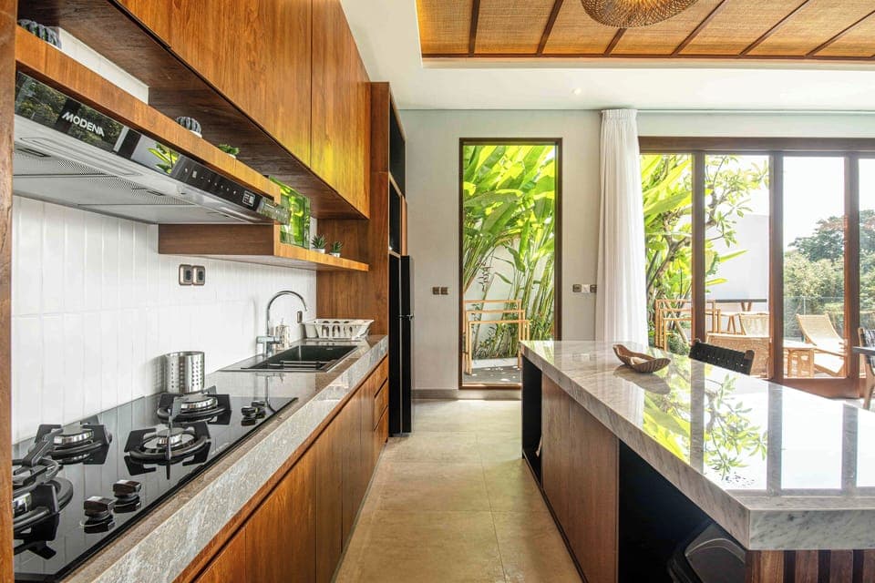 Fully equipped kitchen