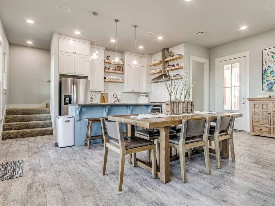 Open concept dining and kitchen (entry level)