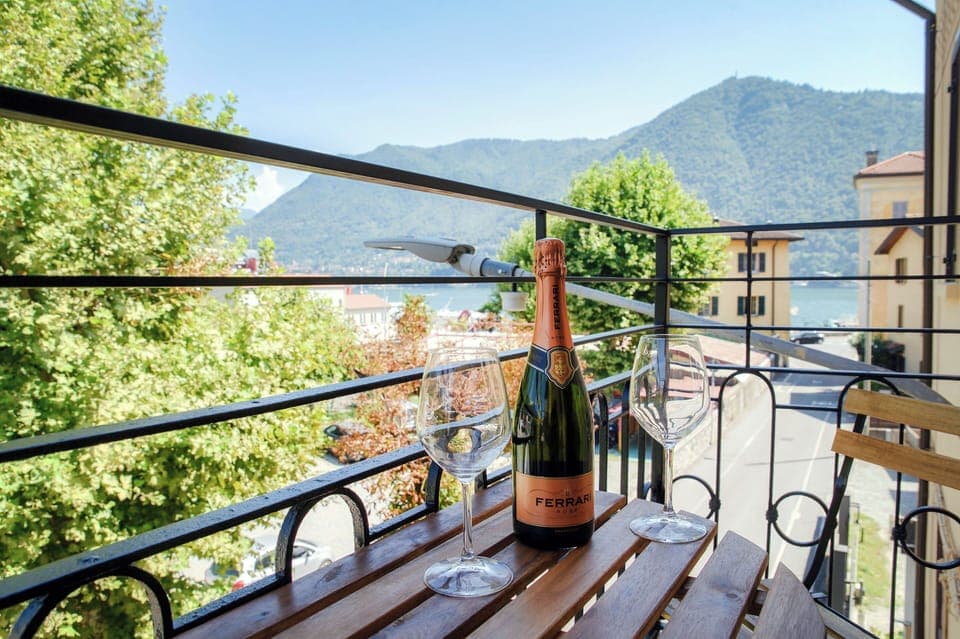 Superior Studio Suite, Lake View | Blackout drapes, soundproofing, iron/ironing board, free WiFi