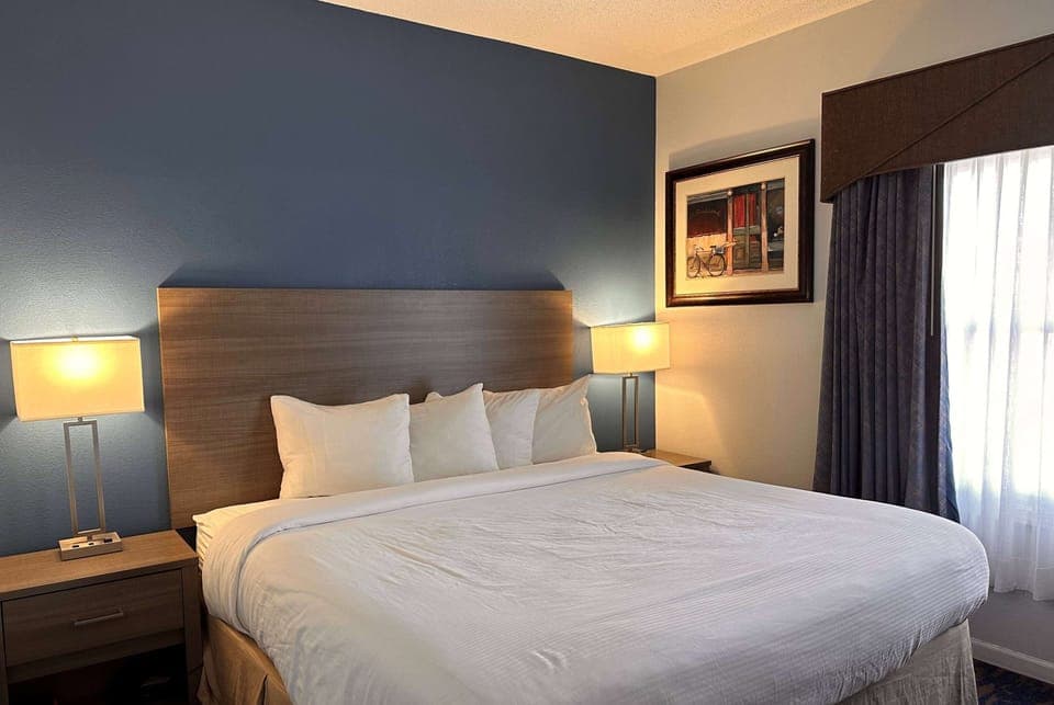 In-room safe, desk, laptop workspace, blackout drapes