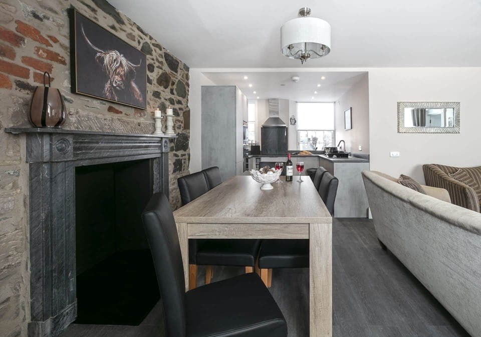 Scalpsie Dining Area