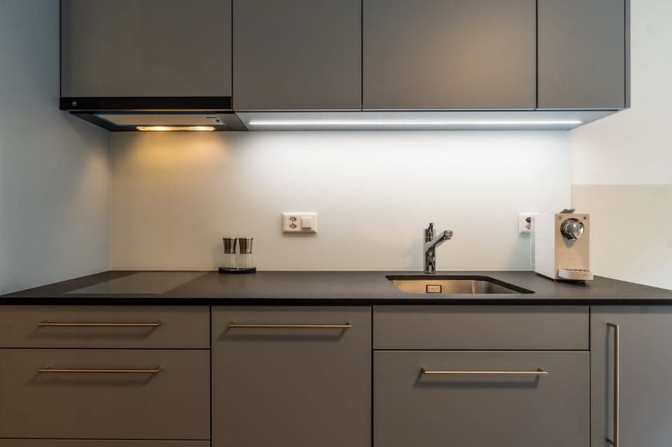 Condo, Balcony, Mountain View | Private kitchen | Fridge, oven, stovetop, dishwasher