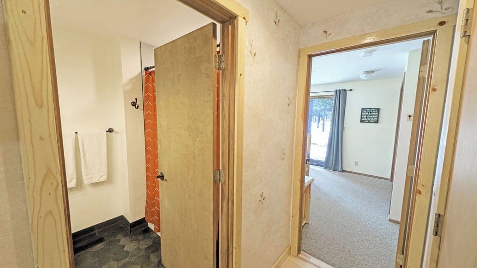Left, Hall Bath, Ahead, Primary Bedroom