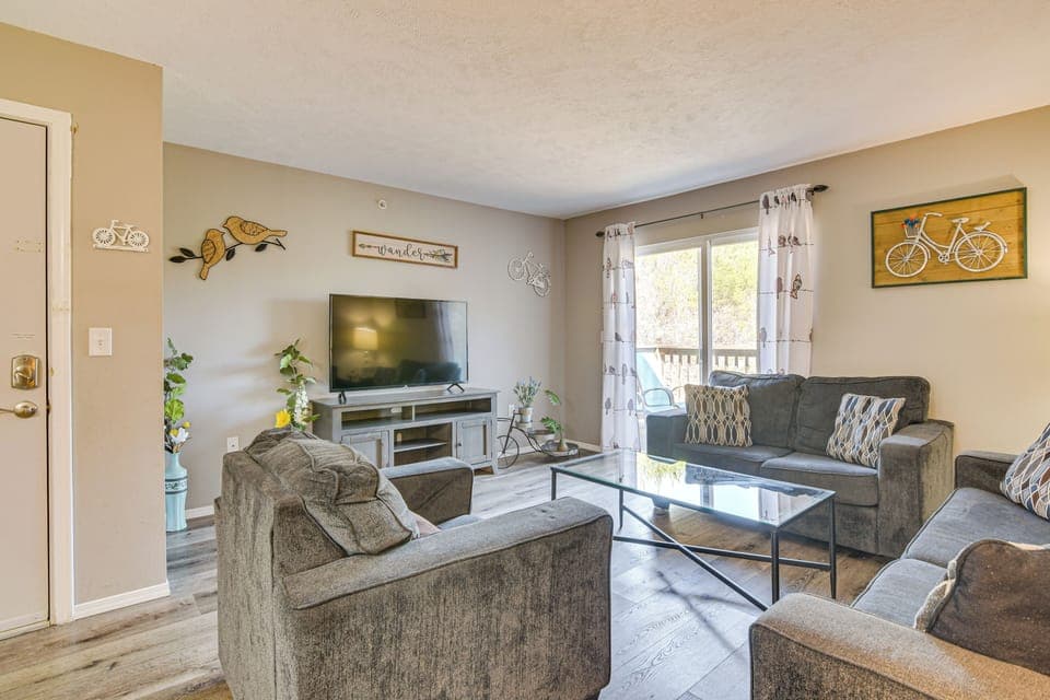 Apartment (3 Bedrooms) | Front of property