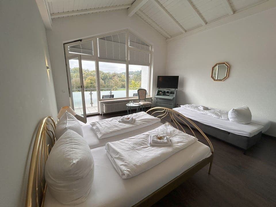 Superior Double Room | Desk, laptop workspace, free WiFi, bed sheets