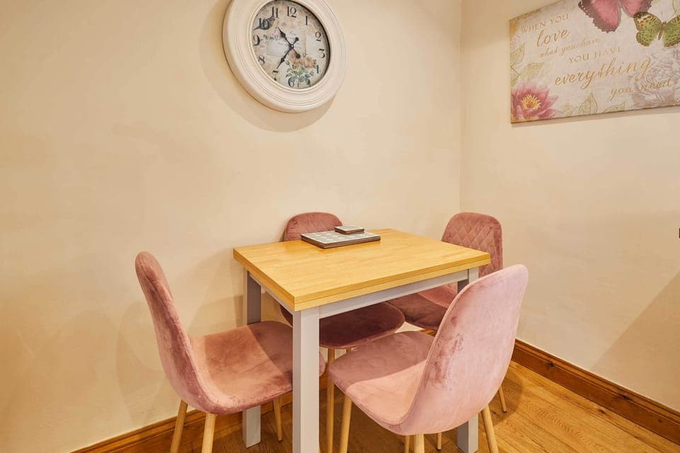 Dairy Cottages, Masham - Host & Stay