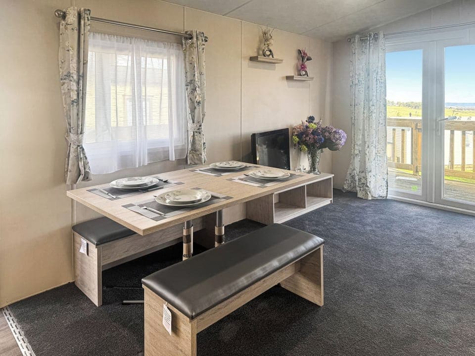 Dining Area | Hadrian&rsquo;s Hollow - Lilswood Park, Hexham