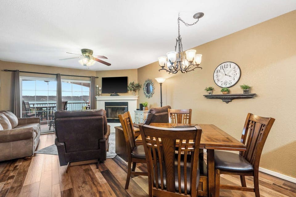 Make mealtime memories together at the dining table, with space for 4​