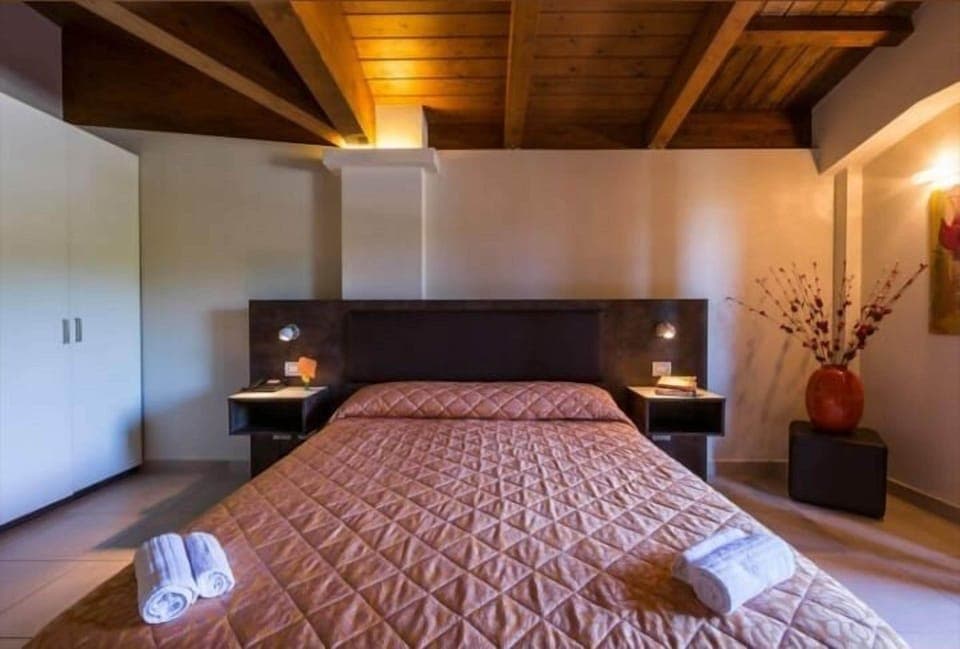 Basic Double Room, Balcony | In-room safe, desk, laptop workspace, blackout drapes