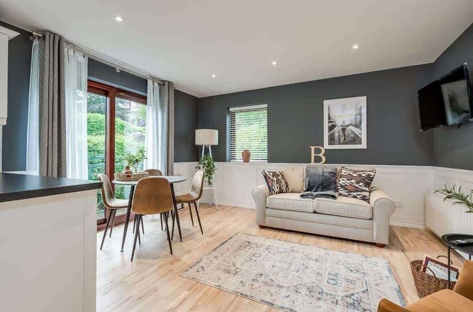 Living Room / Lounge