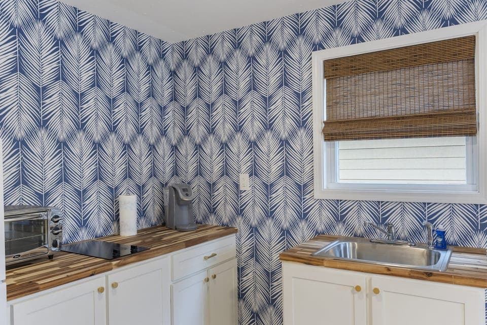 Newly Renovated: Bungalow Kitchen