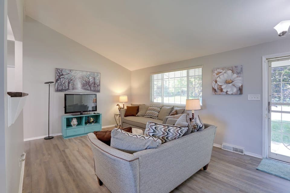 House (5 Bedrooms) | Interior
