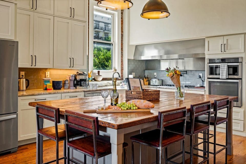 Dining Area | Spacious island seating for six, perfect for meals or gathering with friends and family