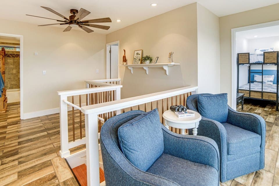 Loft Seating Area | 2nd Floor