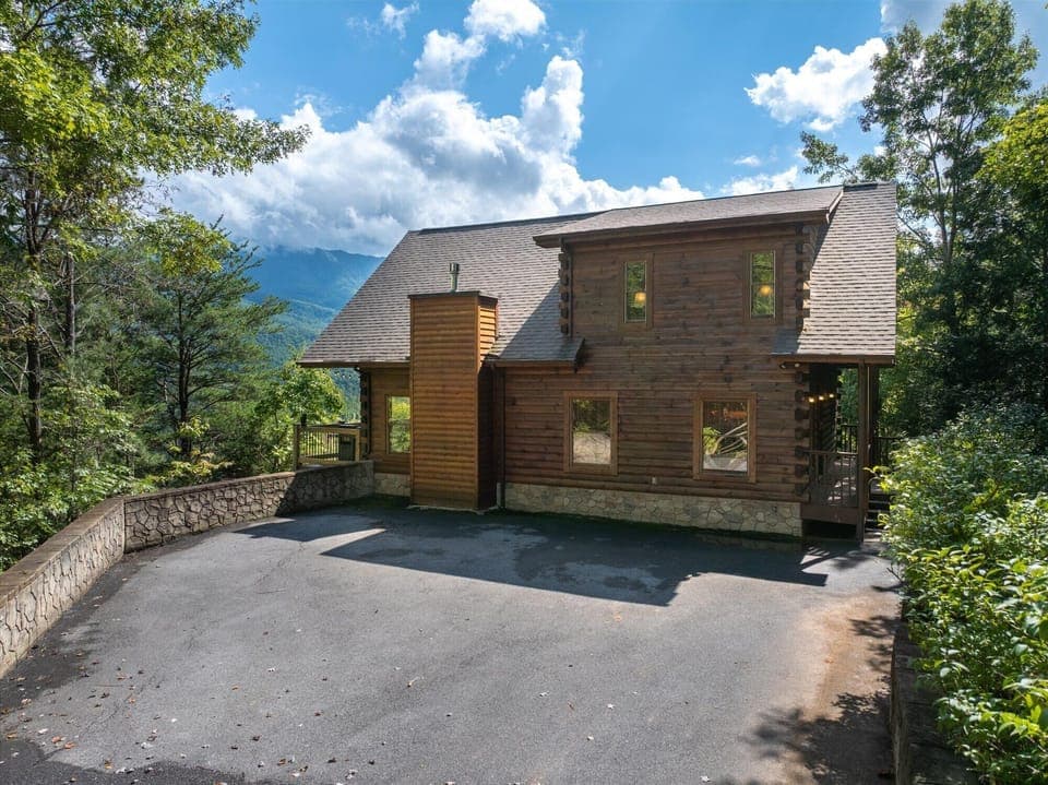 Front entrance to your luxury cabin.