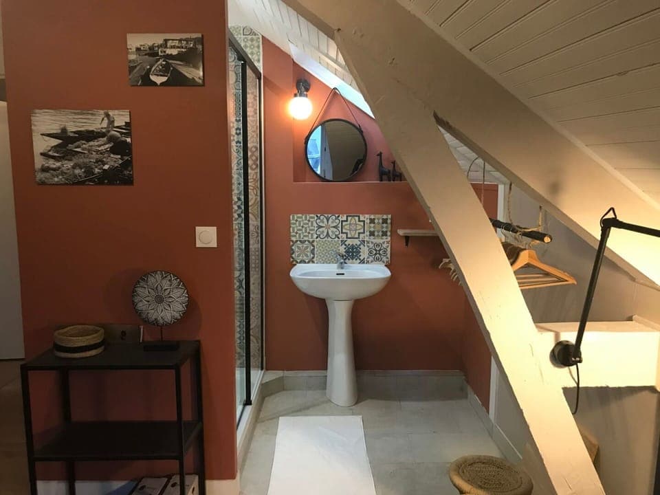 Cottage, City View | Iron/ironing board, free WiFi