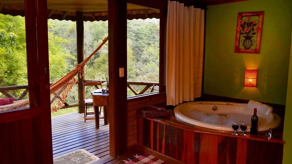 Chalet | Private spa tub