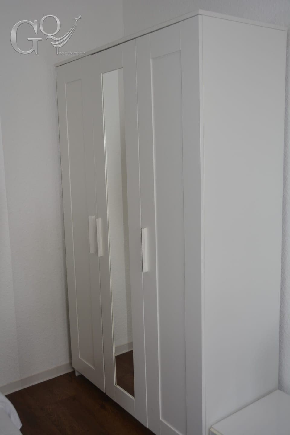 Deluxe Studio Suite | Wardrobe