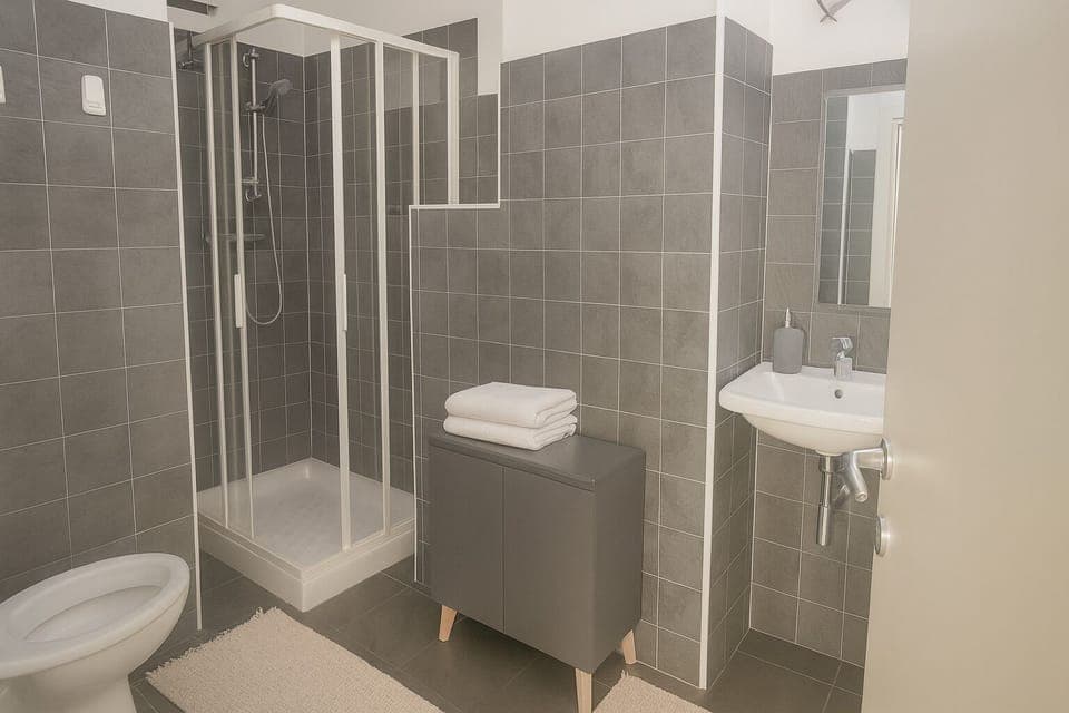 Room (Athos 1) | Bathroom | Towels, toilet paper