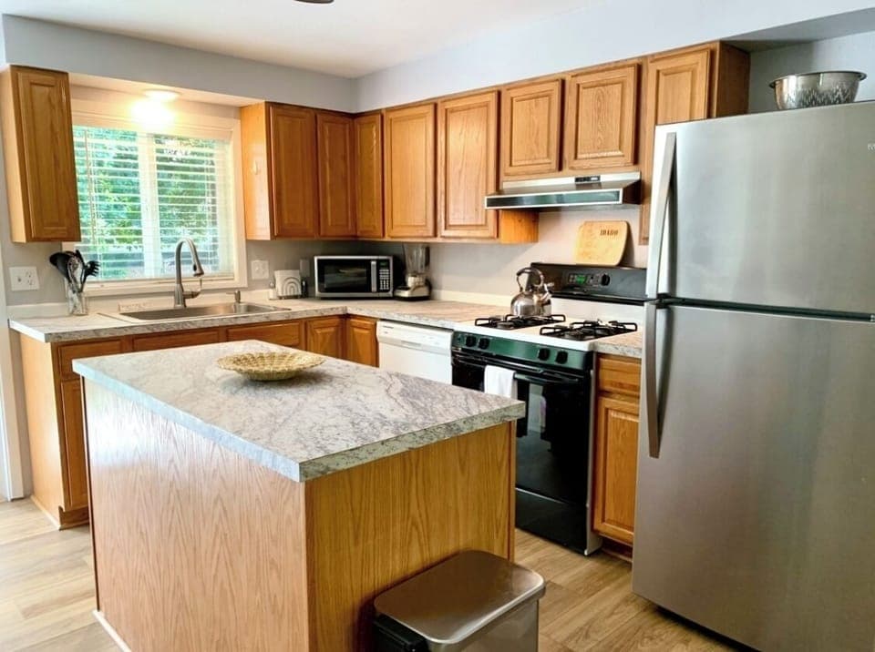 Pots, pans, bakeware, spices, coffee, tea...