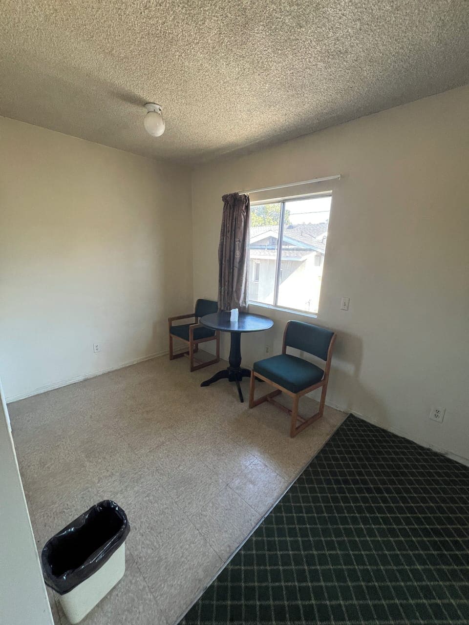 Double Room | Private kitchen | Mini-fridge, microwave