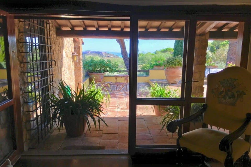 Entrance / Reception