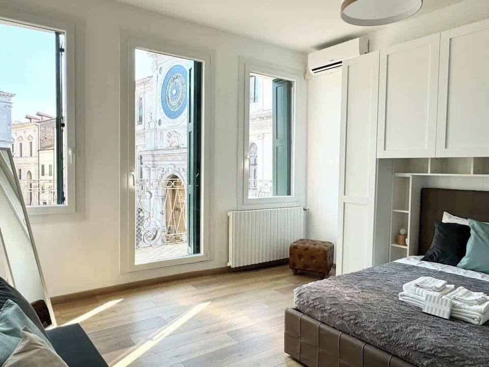 Vista, dalle vetrate della camera da letto padronale, sulla Meridiana più antica d’Italiae