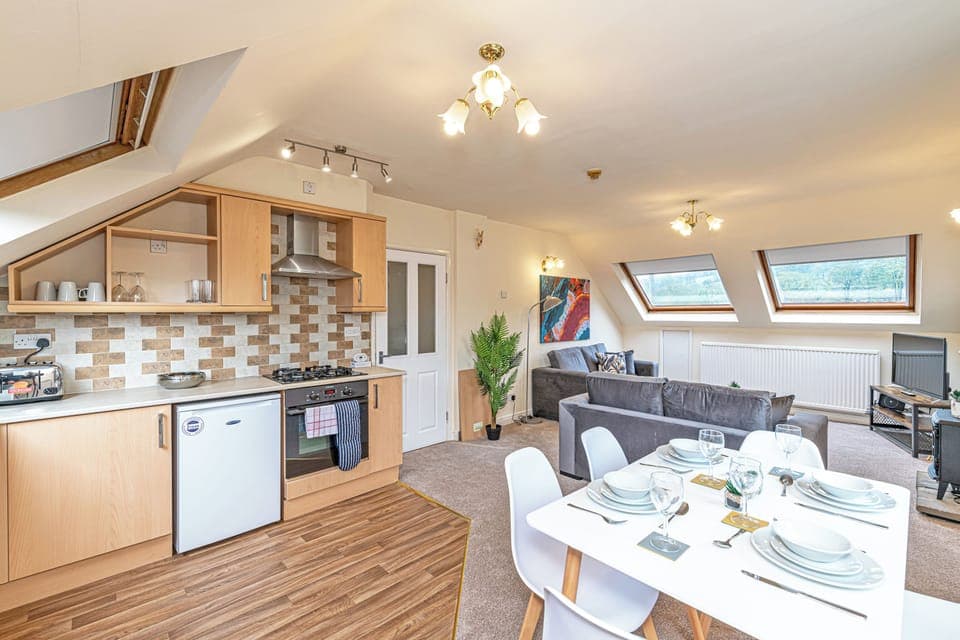 Classic Apartment, 3 Bedrooms, Non Smoking | Living area | Flat-screen TV