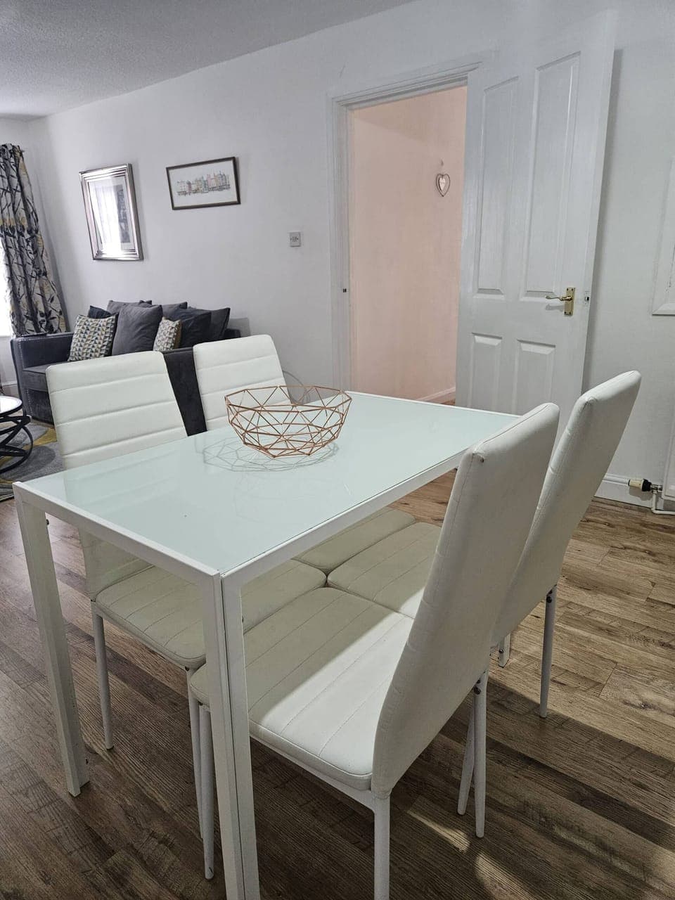 Apartment, 2 Bedrooms | Dining