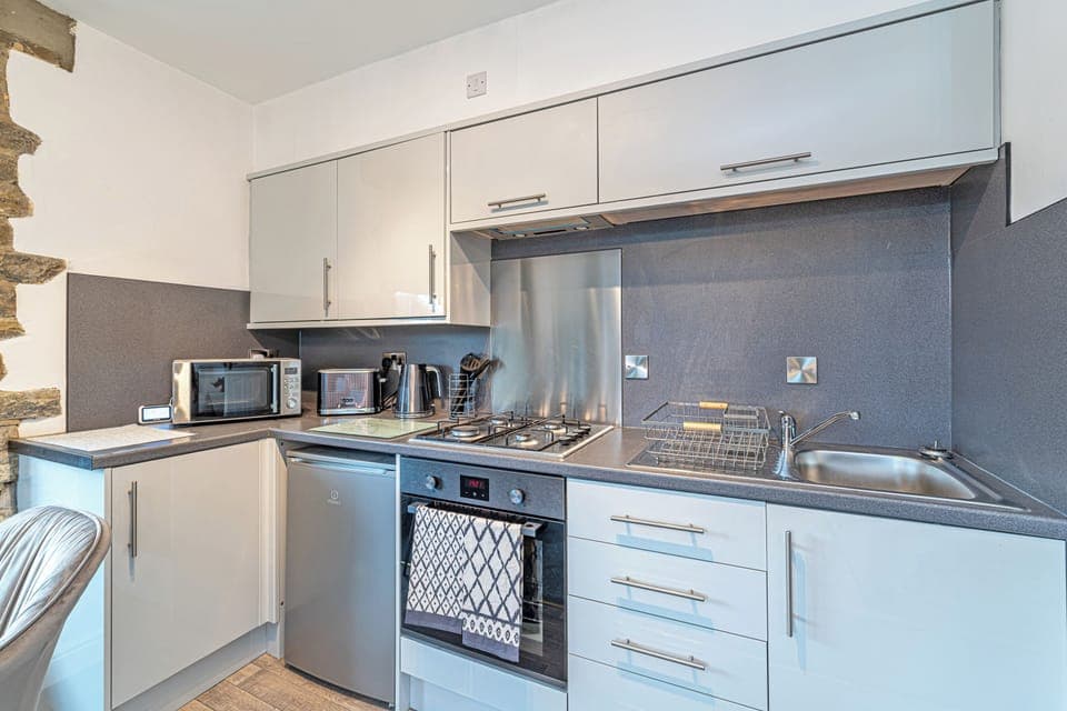 Family Apartment, 3 Bedrooms, Non Smoking, River View | Private kitchen | Electric kettle, toaster