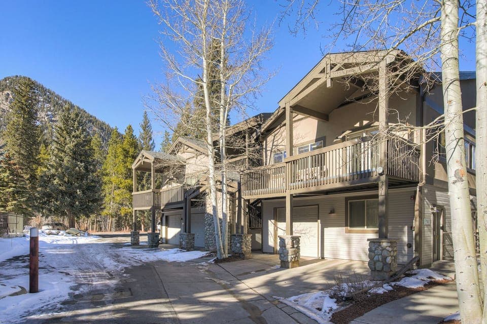 Cross Creek Condos