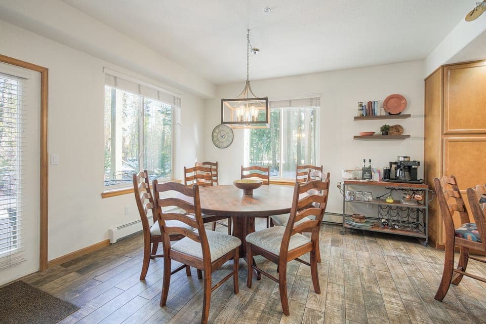 CC102 Dining Area