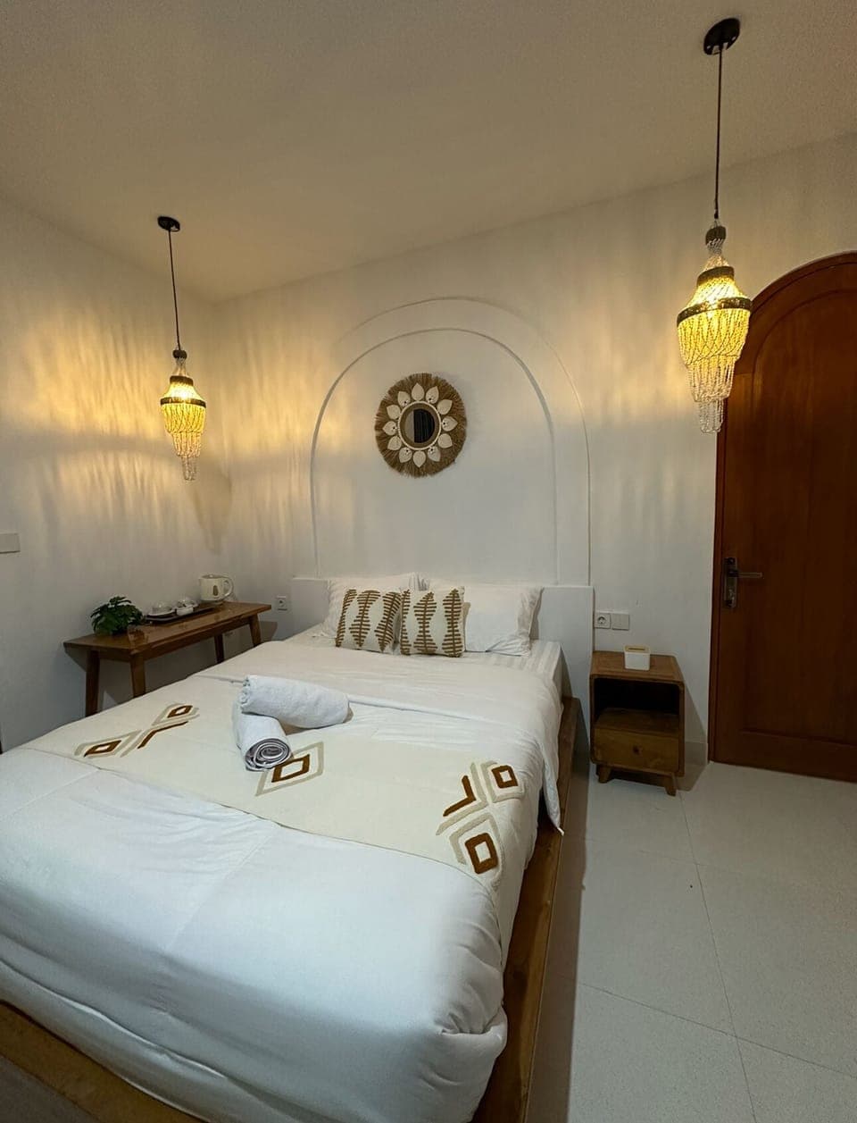 Deluxe Cabin, Balcony, Lake View | Free WiFi, bed sheets