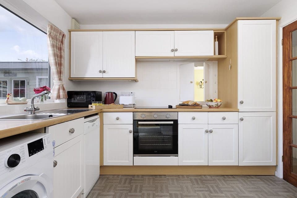 April Cottage Kitchen - StayCotswold
